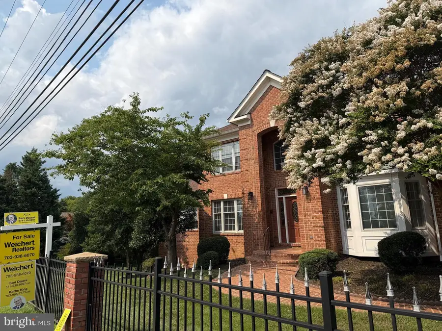 12500 Falkirk Dr, Fairfax, VA 22033 - #2