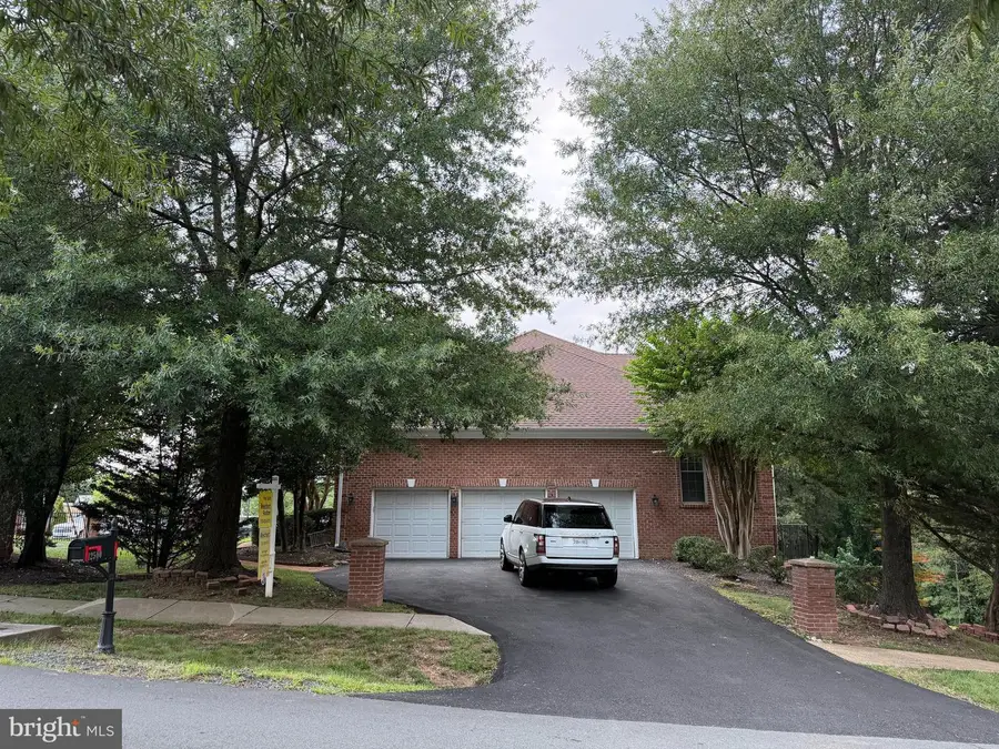 12500 Falkirk Dr, Fairfax, VA 22033 - #3