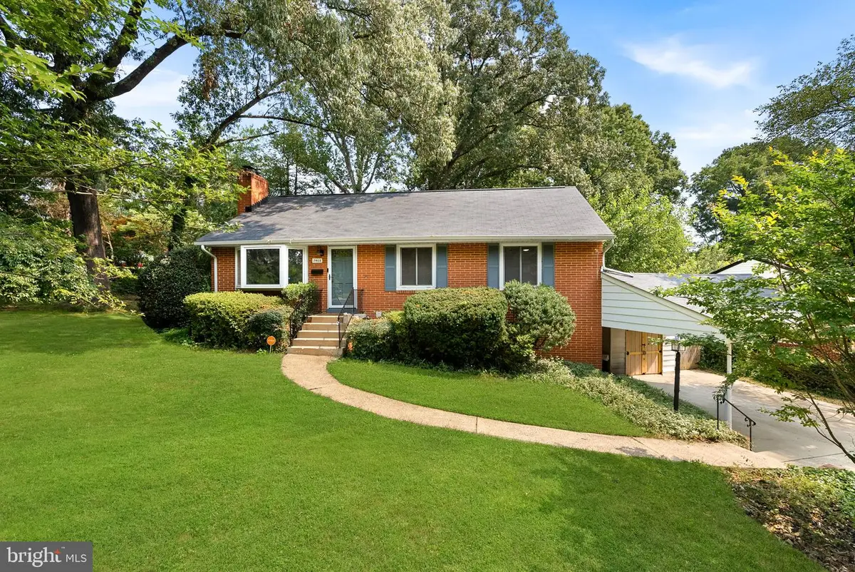 7408 Masonville Dr, Annandale, VA 22003 - #1