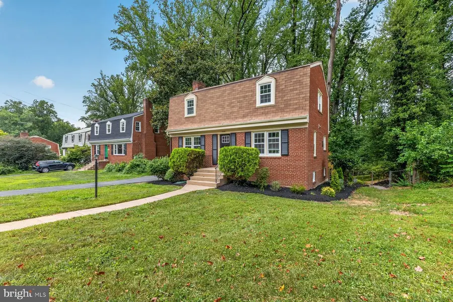6536 Oakwood Dr, Falls Church, VA 22041 - #3