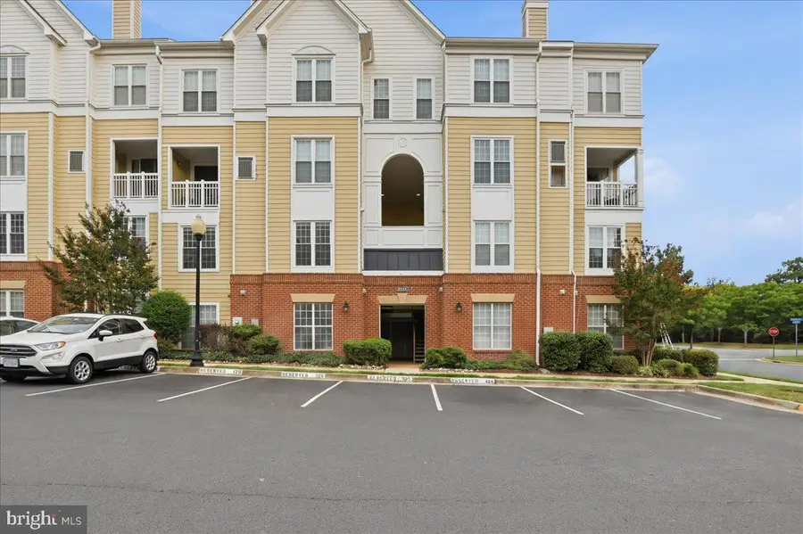 2111 Highcourt Ln #201, Herndon, VA 20170 - #2