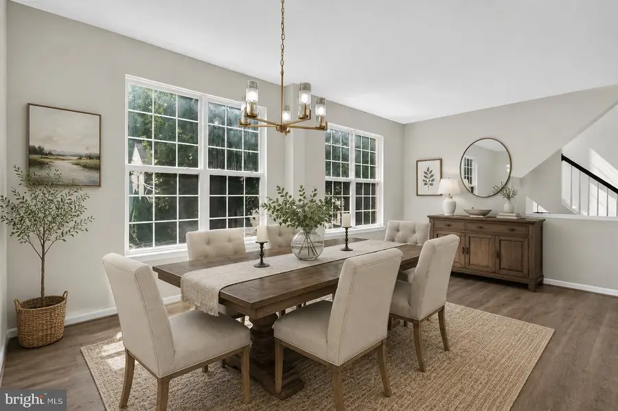 8928 Garden Gate Dr, Fairfax, VA 22031 - #3