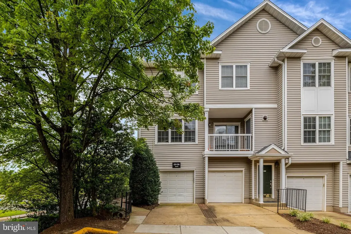 12841 Fair Briar Ln #12841, Fairfax, VA 22033 - #1