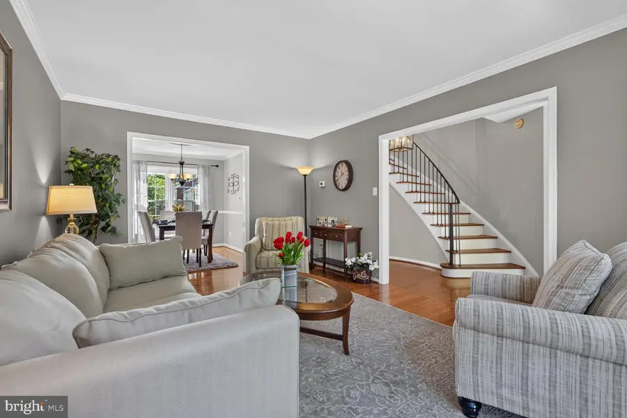 8449 Lakinhurst Ln, Springfield, VA 22152 - #3