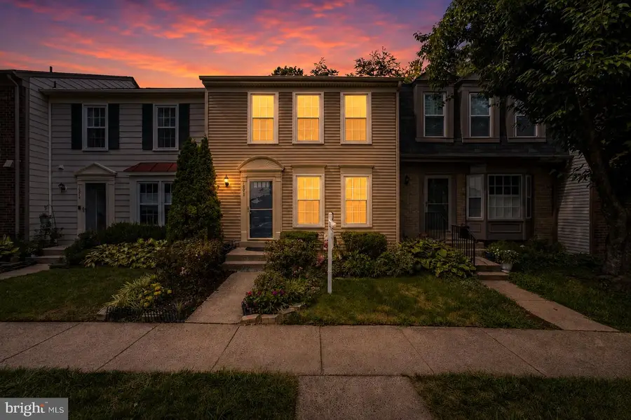 10272 Latney Rd, Fairfax, VA 22032 - #2