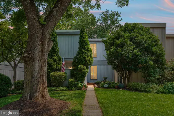 1809 N Shore Ct, RESTON, VA 20190