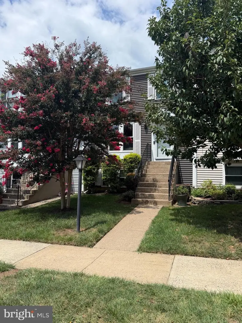 1741 Sundance Dr, Reston, VA 20194 - #2