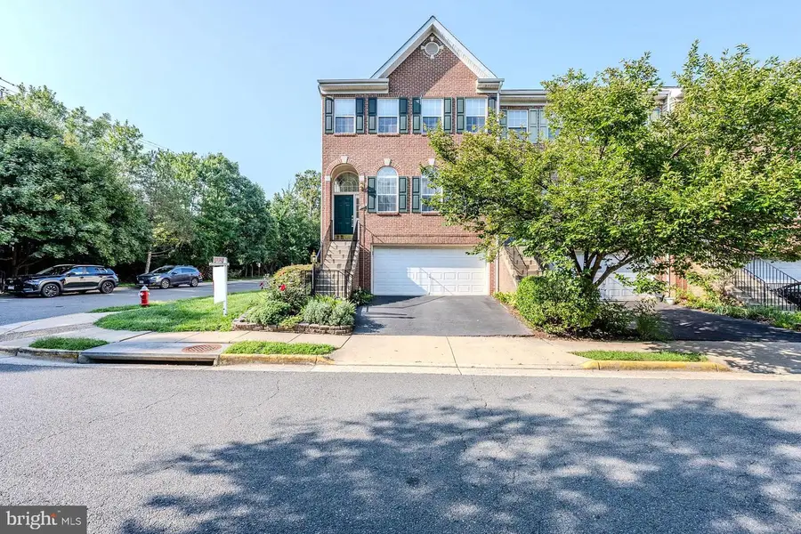 1718 Stuart Pointe Ln, Herndon, VA 20170 - #2