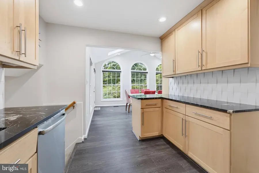 8305 Briar Creek Dr, Annandale, VA 22003 - #2