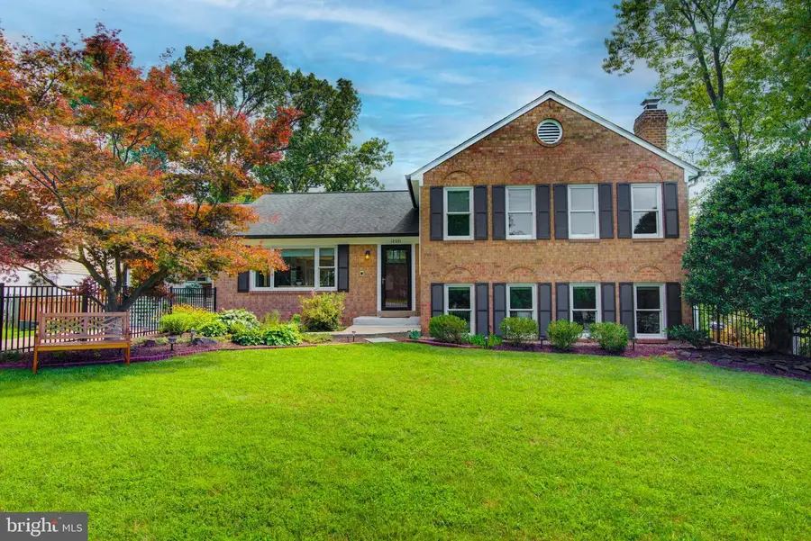 12031 Cheviot Dr, Herndon, VA 20170 - #3