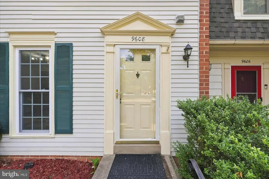 9608 Masterworks Dr, Vienna, VA 22181 - #3