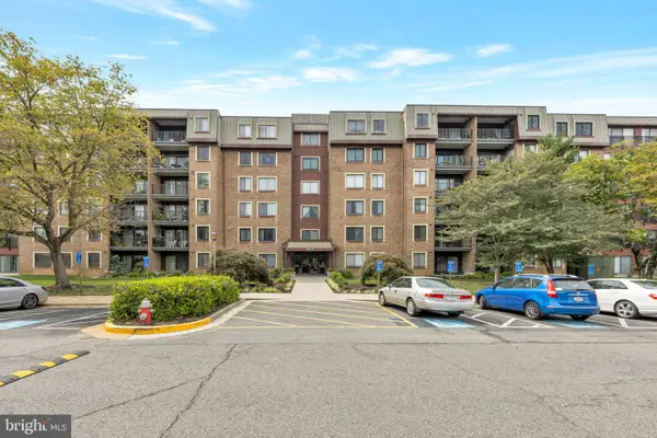 2817 Jermantown Rd #105, OAKTON, VA 22124