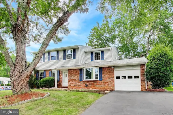 9152 Burke Rd, BURKE, VA 22015