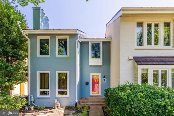 2001 Chadds Ford Dr, RESTON, VA 20191