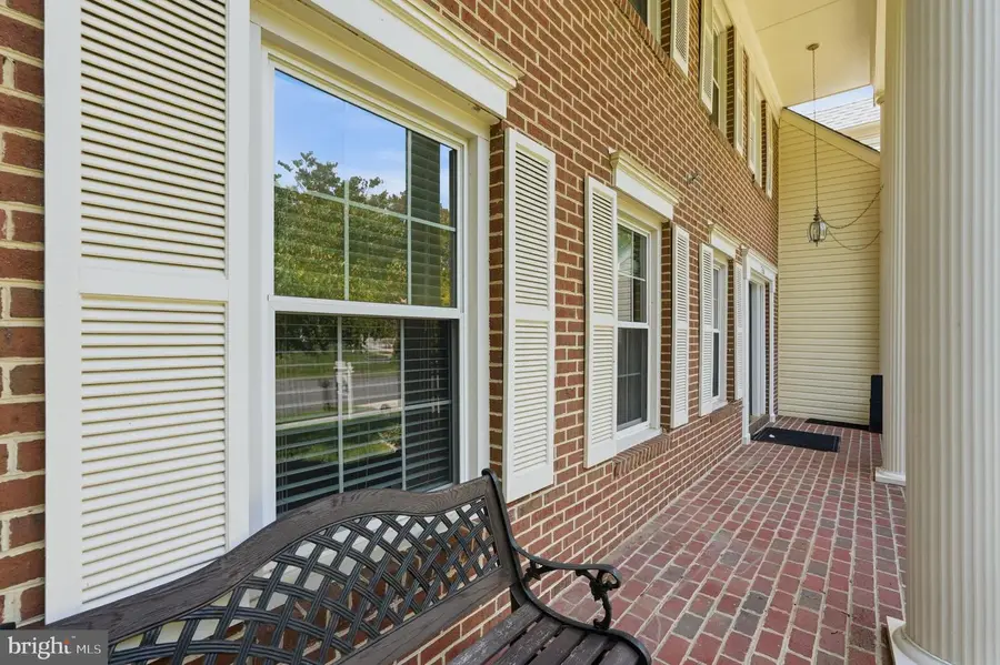 7316 Walnut Knoll Dr, Springfield, VA 22153 - #3