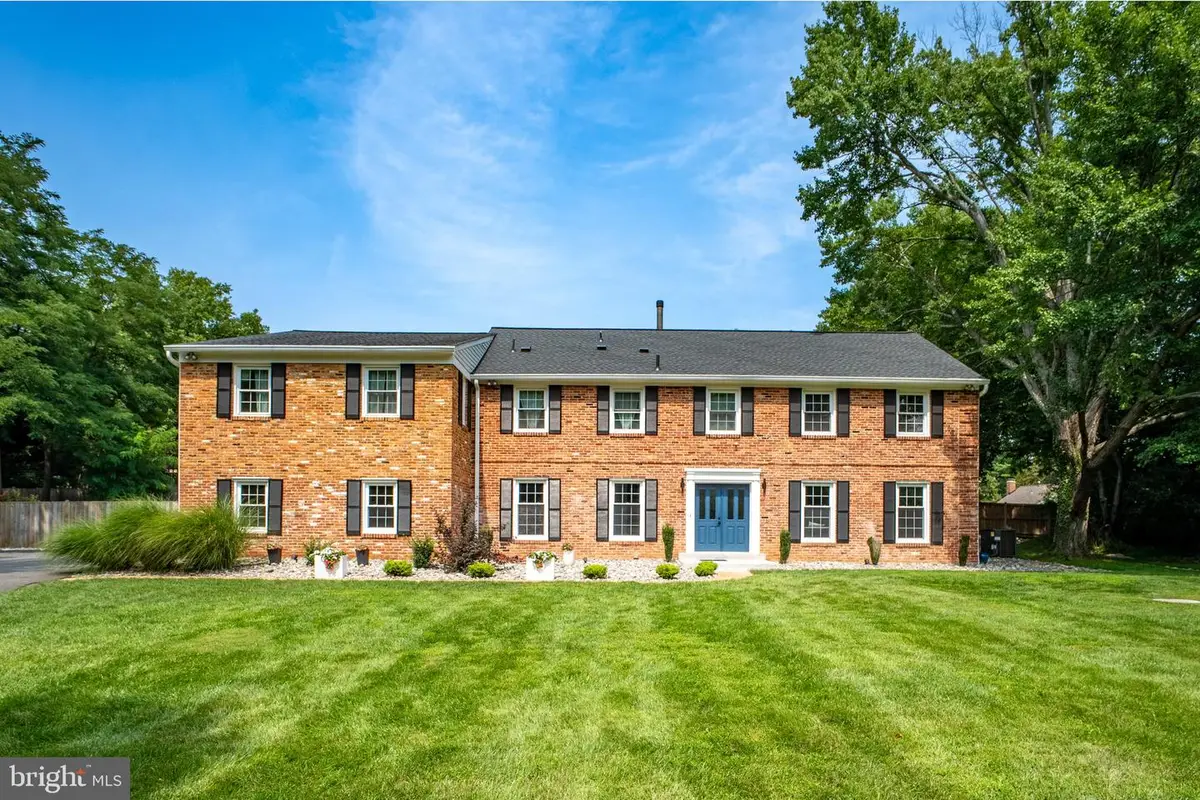 8354 Old Dominion Dr, McLean, VA 22102 - #1