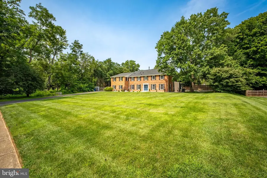 8354 Old Dominion Dr, McLean, VA 22102 - #3