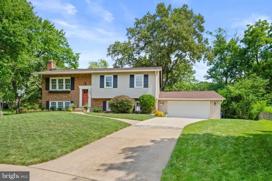 904 Dunbarton Ct, Herndon, VA 20170 - #2