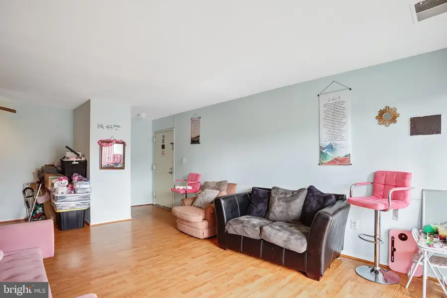 541 Florida Ave #101, Herndon, VA 20170 - #3
