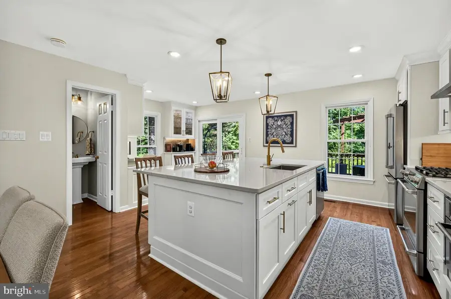 4266 Fox Lake Dr, Fairfax, VA 22033 - #3