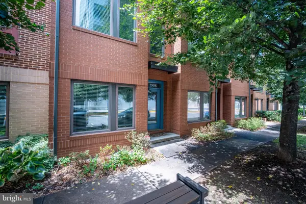 2908 Penny Ln, FAIRFAX, VA 22031