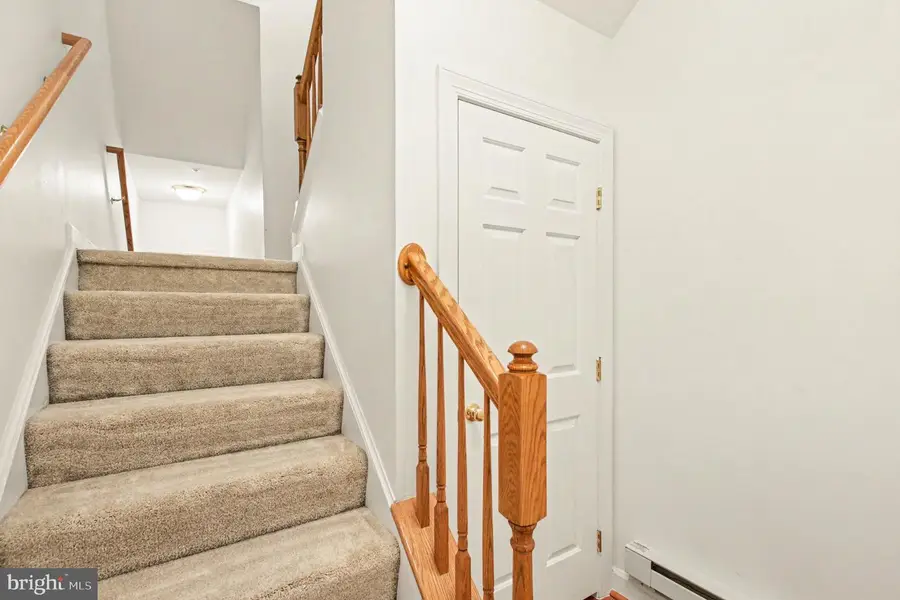 5625 Harrington Falls Ln, Alexandria, VA 22312 - #3