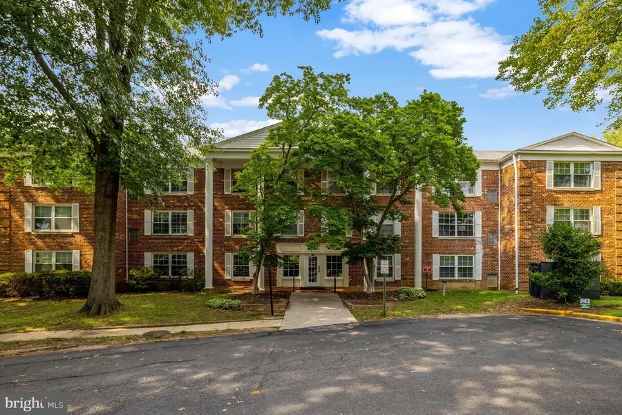 7630 Provincial Dr #104, McLean, VA 22102 - #2