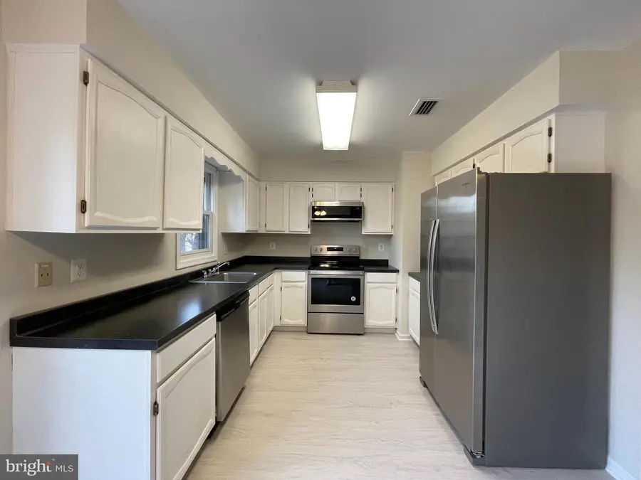 14262 Heritage Crossing Ln, Centreville, VA 20120 - #2