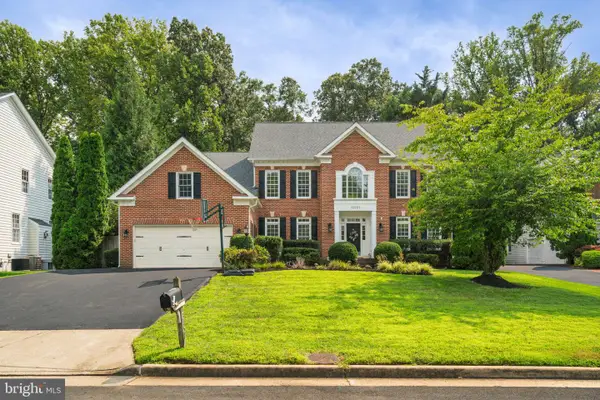 13757 Royal Red Ter, CHANTILLY, VA 20151
