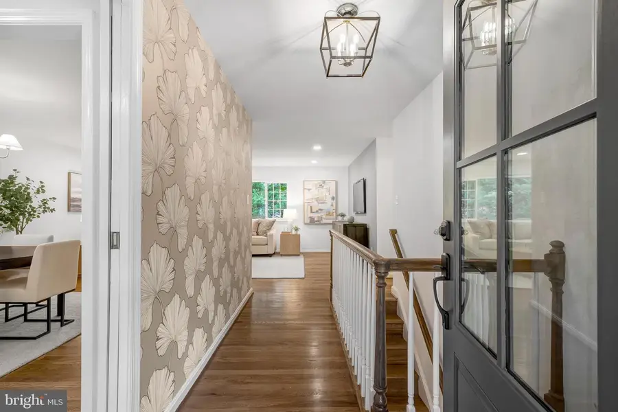 5002 Gainsborough Dr, Fairfax, VA 22032 - #3