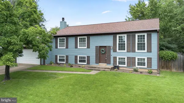 1236 Summerfield Dr, HERNDON, VA 20170