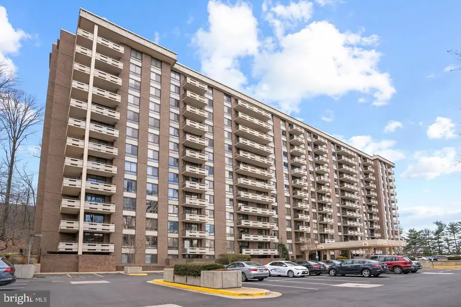 1808 Old Meadow Rd #718, McLean, VA 22102 - #2