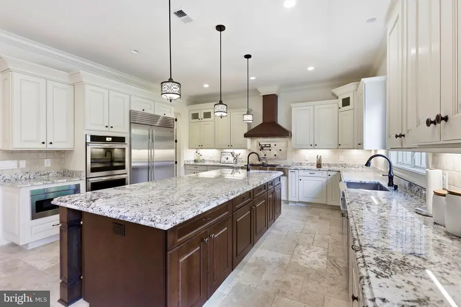 936 Kimberwicke Rd, McLean, VA 22102 - #3