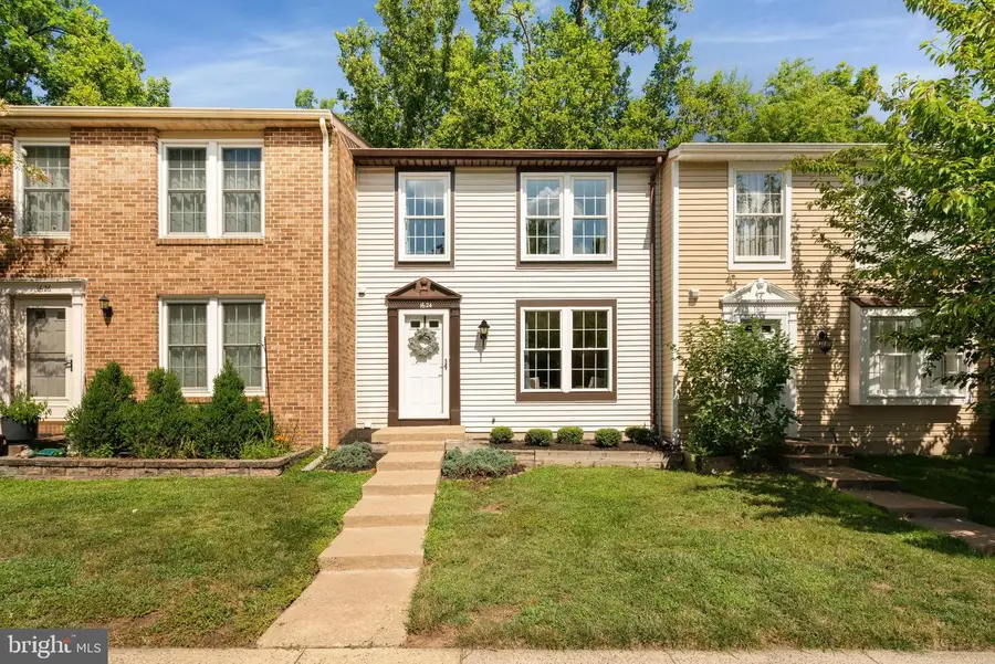 1624 Sierra Woods Dr, Reston, VA 20194 - #2