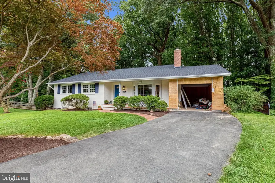 9717 Limoges Dr, Fairfax, VA 22032 - #2