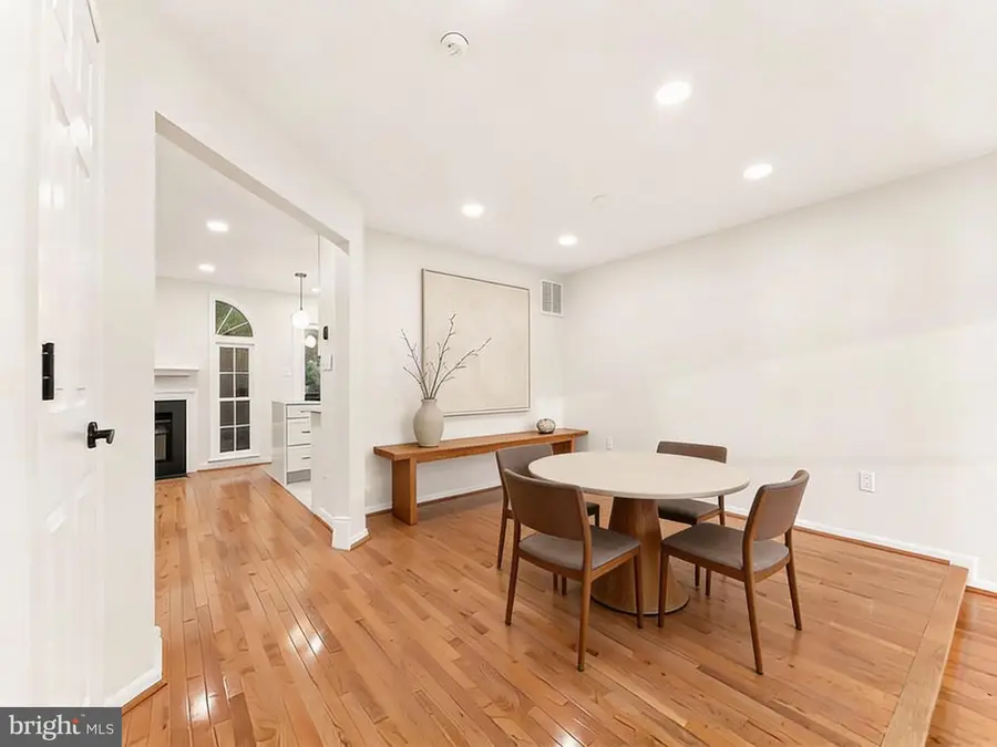 3859 Zelkova Ct, Fairfax, VA 22033 - #3