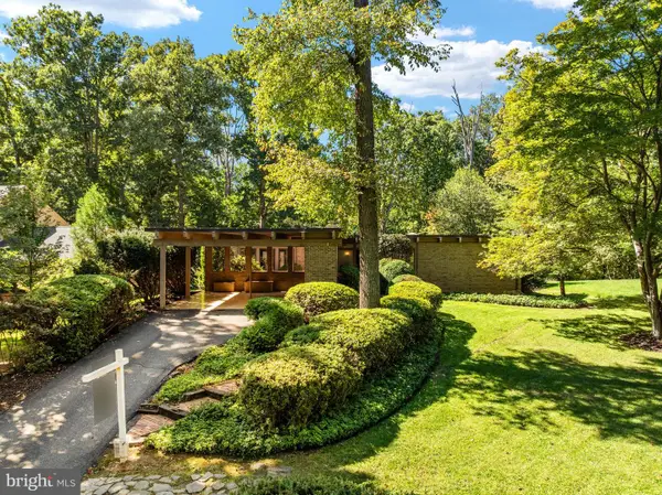 12107 Stirrup Rd, RESTON, VA 20191