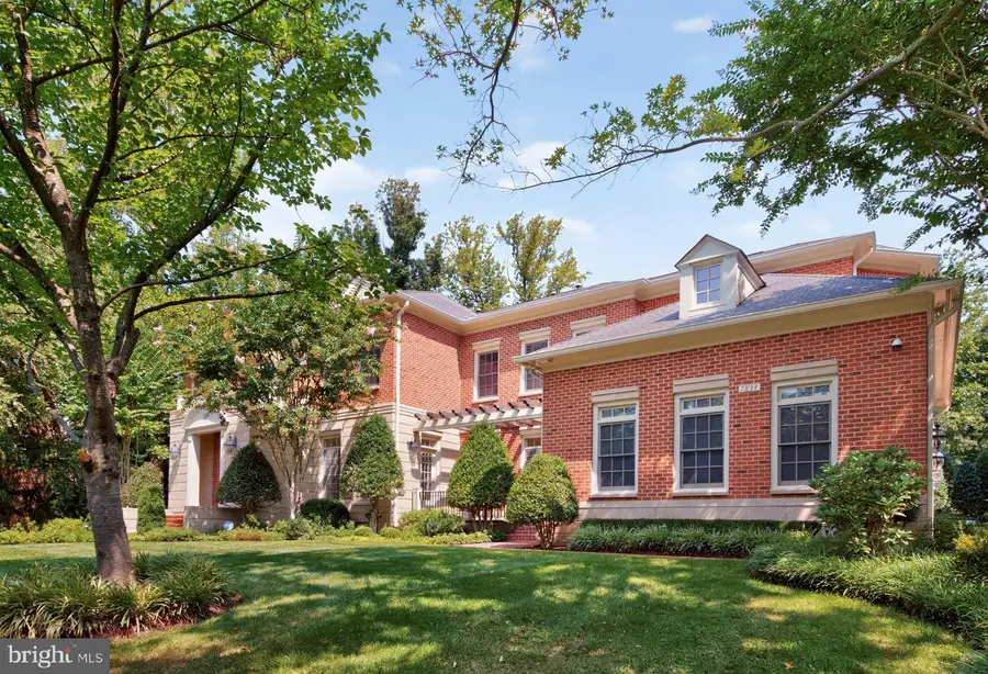 7834 Montvale Way, McLean, VA 22102 - #3