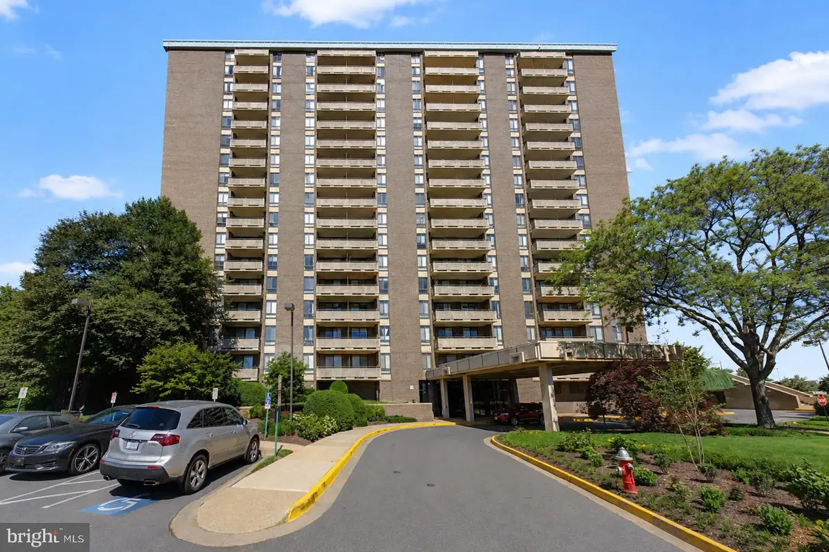 1800 Old Meadow Rd #920, McLean, VA 22102 - #1