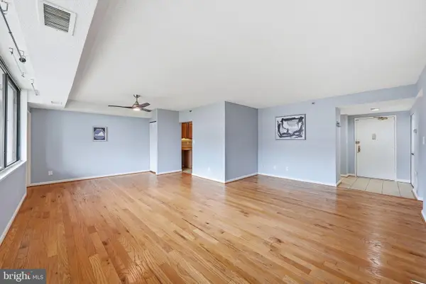 3713 S George Mason Dr #810, FALLS CHURCH, VA 22041