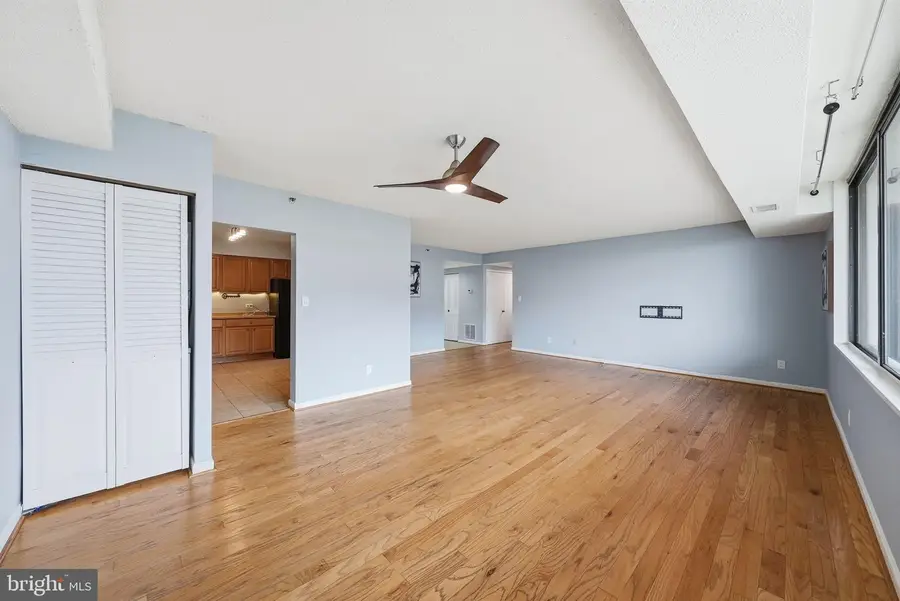 3713 S George Mason Dr #810, Falls Church, VA 22041 - #2
