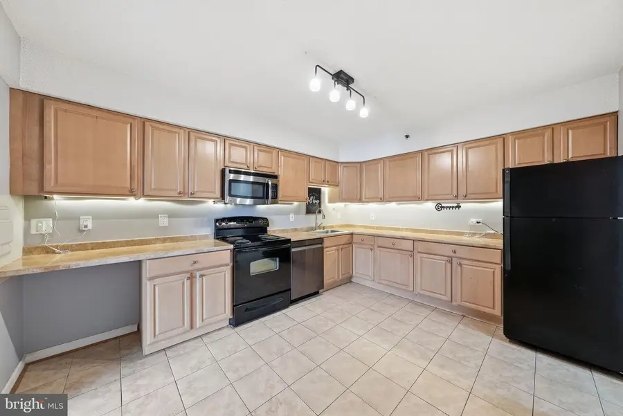 3713 S George Mason Dr #810, Falls Church, VA 22041 - #3