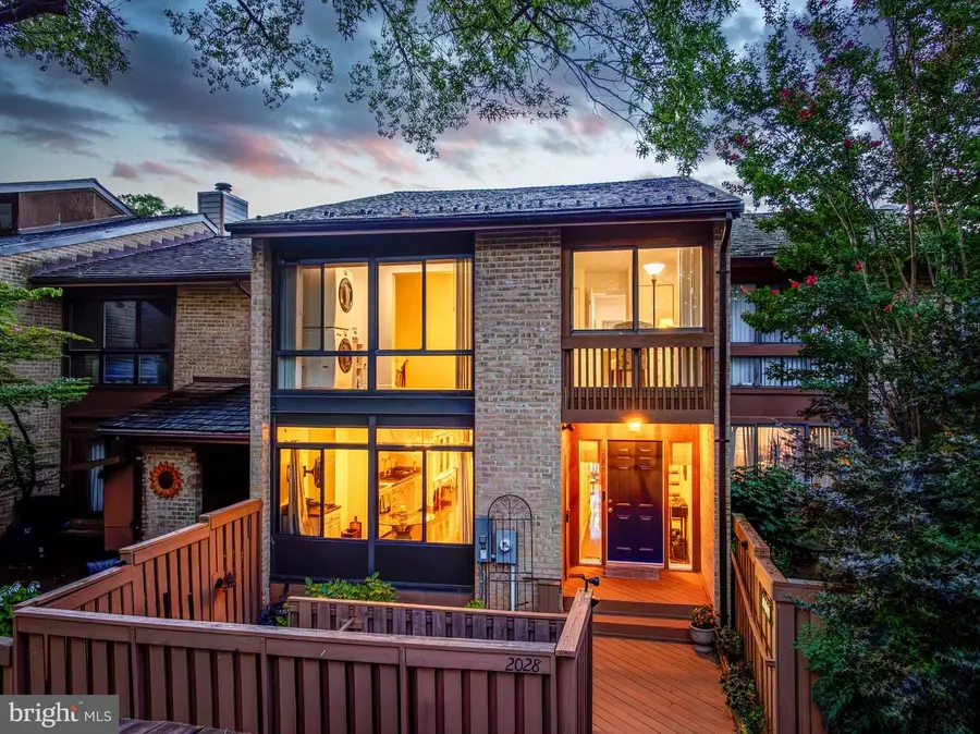 2028 Lakewinds Dr, Reston, VA 20191 - #2