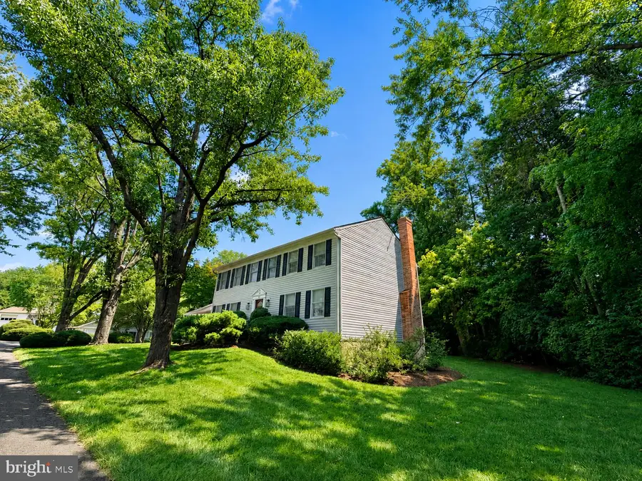 9703 Water Oak Dr, Fairfax, VA 22031 - #2