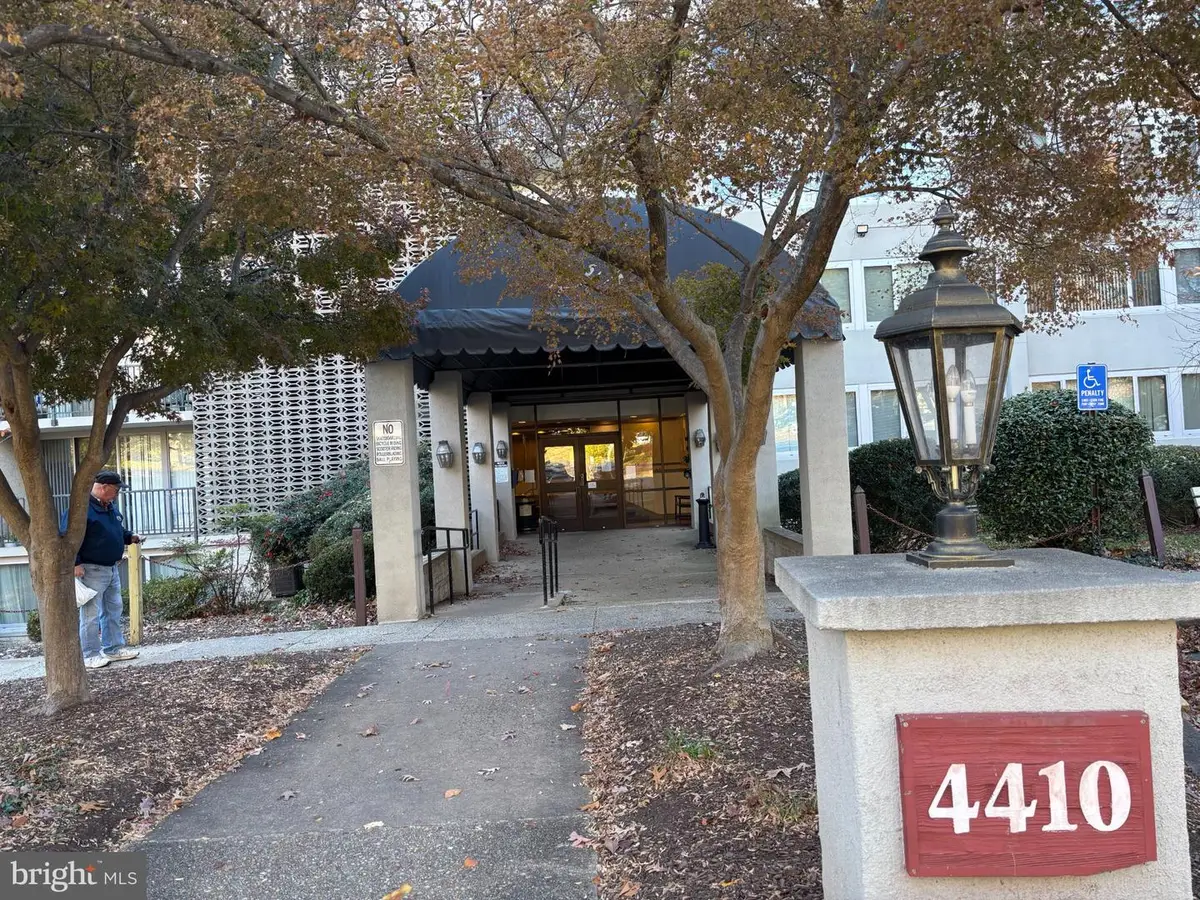 4410 Briarwood Ct N #13, Annandale, VA 22003 - #1
