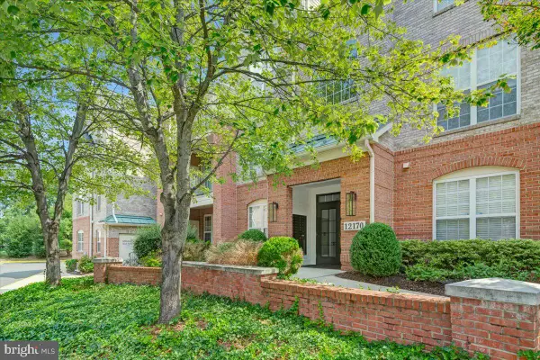 12170 Abington Hall Pl #303, RESTON, VA 20190
