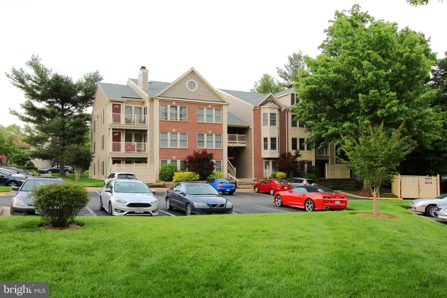 3801 Ridge Knoll Ct #210a, Fairfax, VA 22033 - #3