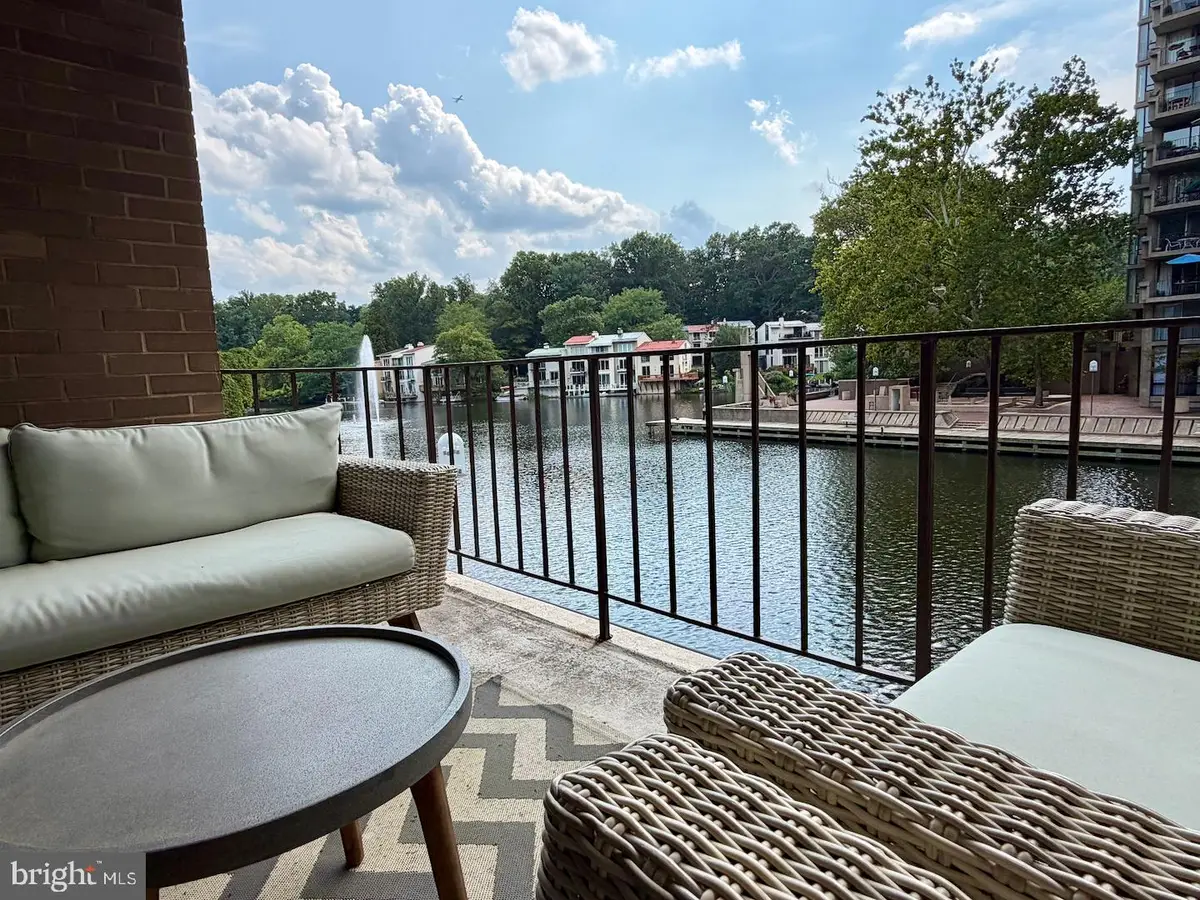 1676 Chimney House Rd, Reston, VA 20190 - #1