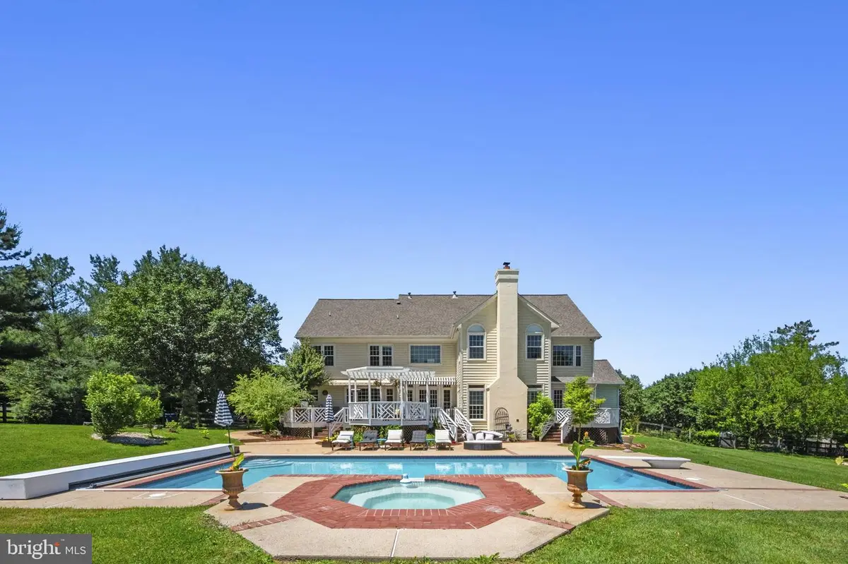 615 Nalls Farm Way, Great Falls, VA 22066 - #1