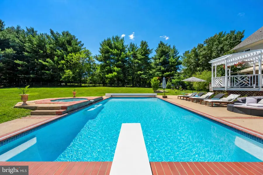 615 Nalls Farm Way, Great Falls, VA 22066 - #2